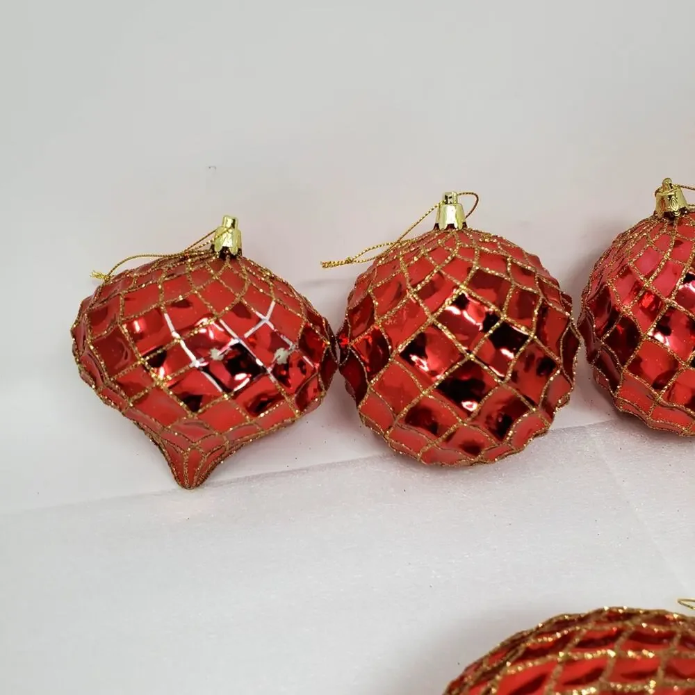 Raz Imports Plastic Waffle lightweight lot of Red & Gold Holiday Ornament Set 7